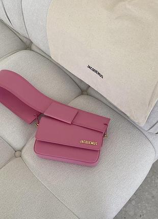 Розовая сумка jacquemus
