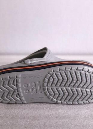 Сабо крокс мужские серыеcrocband clogs light grey/navy 5
