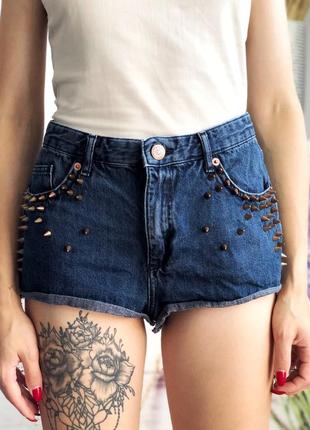 Сині джинсові шорти з шипами