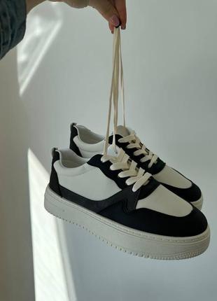 Кросівки  в різних кольорах