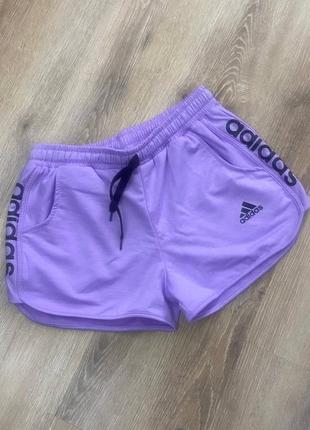 Спортивные шорты