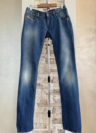 Женские винтажные джинсы трубы diesel2 фото