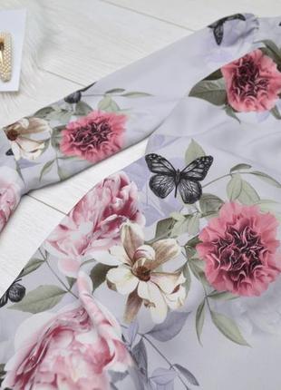 Красива блуза в квіти billie & blossom.3 фото