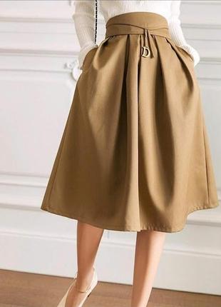 Пышная бежевая юбка миди diore в складку с защипами5 фото