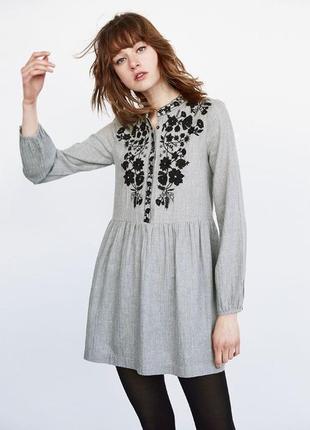Стильное платье из хлопка серое легкое с карманами, свободное с вышивкой zara1 фото