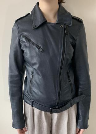 Женская черная кожаная куртка 8 р.1 фото