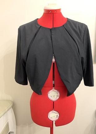 Чорне класичне болеро motivi