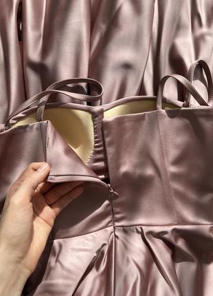 Вечернее атласное платье в идеальном состоянии