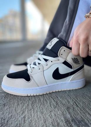 Женские кроссовки jordan retro 1 high люкс качество4 фото