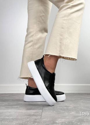 Черные женские лоферы туфли слипоны мокасины на утолщенной подошве из натуральной кожи10 фото