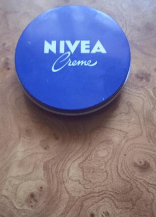 Крем для обличчя і тіла nivea