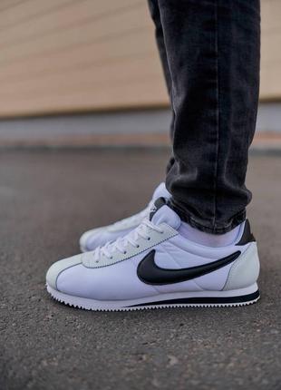 Чоловічі кросівки nike cortez white black / найк кортез білі / чоловіче демісезонне взуття на весну, літо, осінь