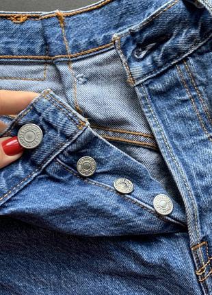 Оригинальные голубые шорты levis 9