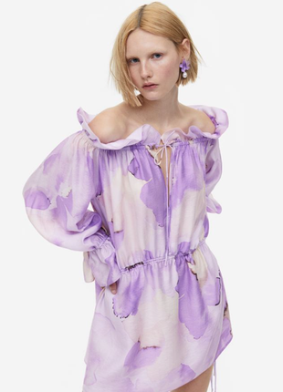 Шикарне плаття з відкритими плечима, фіолетове плаття коротке, мініплаття із зав'язками, літнє плаття з затяжками, зручне плаття оверсайз6 фото