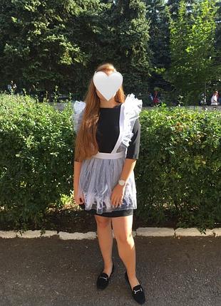 Черное мини платье