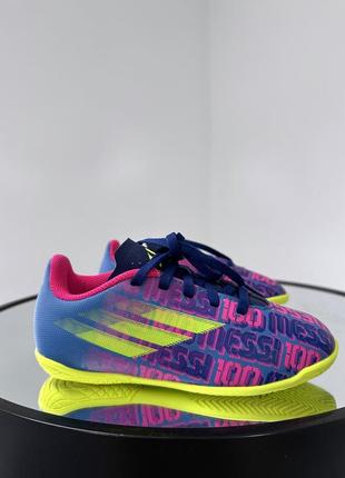 Яскраві круті футзалки adidas messi