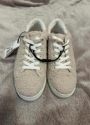 Кеди зі штучного хутра zara