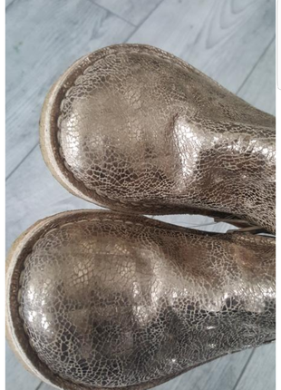Яркие ботинки челси сапожки из натуральной кожи с голографическим эффектом bisgaard3 фото