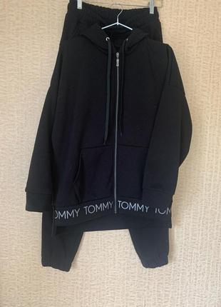 Спортивный костюм