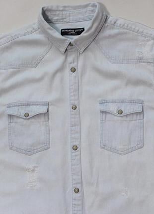 Четкая джинсовая шведка / тенниска / рубашка на короткий рукав с distress эффектом2 фото