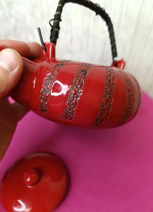 Керамический чайник заварник красный с иероглифами для чайной церемонии5 фото