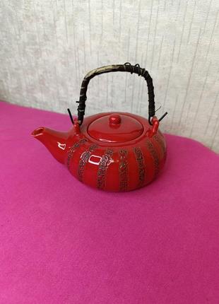Керамічний китайский чайник з китайськими ієрогліфами заварник2 фото