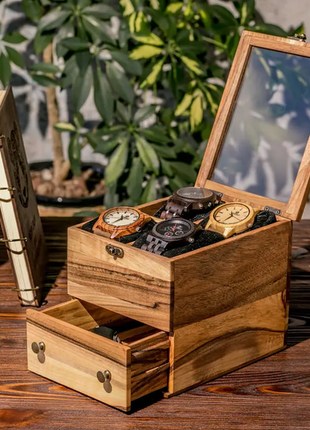 Дерев'яна шкатулка для зберігання чоловічих годинників на 4 секції на подарунок на ювілей чоловіку