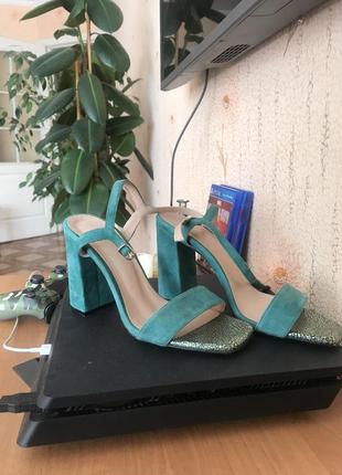 Босоніжки з квадратним мисом/ босоніжки з квадратним мисом2 фото