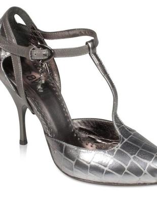 Сандалии туфли  с открытым носиком just cavalli shoes на высоком каблуке с металлическим серым кожаным тиснением аллигатора (jc1508)