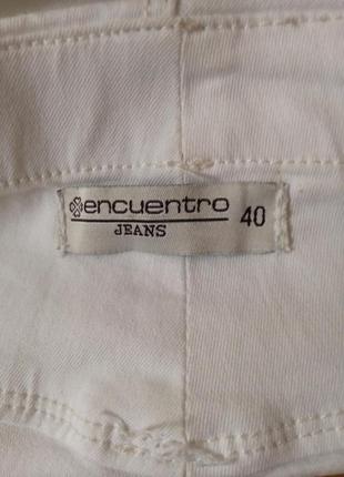 Стильные белые джинсовые брюки 3/4 бренда  encuentro3 фото