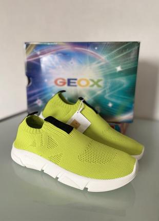 Geox новые кроссовки оригинал р,39