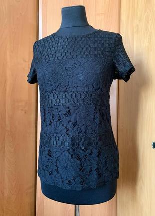 Блуза трикотажная с гипюром бренд dorothy perkins розмір 38