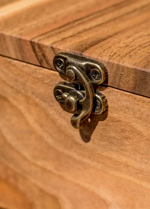 Деревянная шкатулка для часов с деревянной крышкой на 4 ячейки8 фото