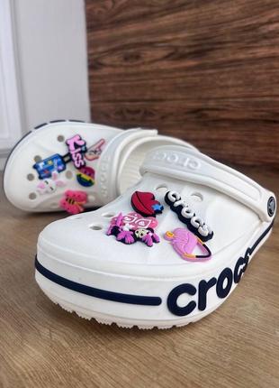 Кроксы которые подходят как для женщин так и для мужчин crocs bayaband white