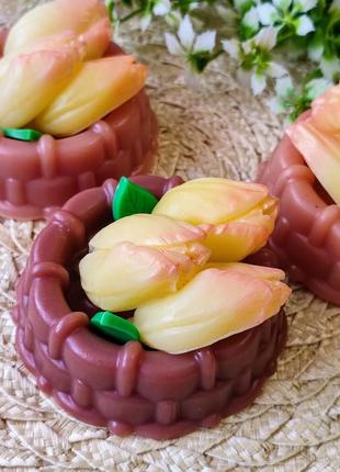 Мило ручної роботи кошик тюльпанів у куполі, мило з рослинними та ефірними оліями6 фото
