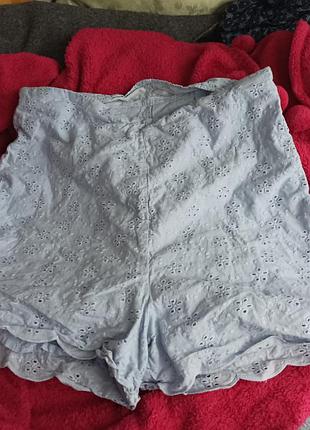 Женские шорты вышивкой