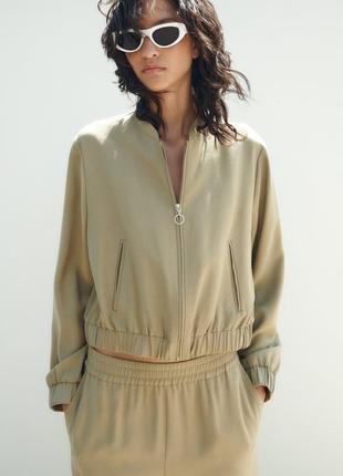 Жіночий бомбер zara