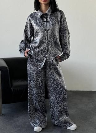 Костюм