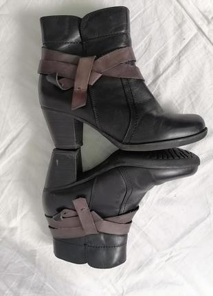 Женские кожаные ботинки на каблуке4 фото