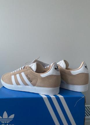 Оригинальные кроссовки adidas gazelle in beige3 фото