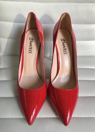 Красные лаковые туфли.3 фото