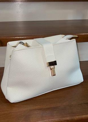 Женская белая сумочка