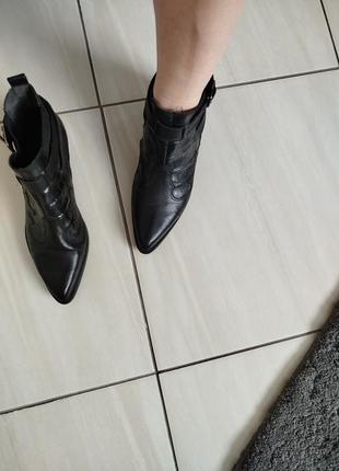 Кожаные ботинки казаки2 фото