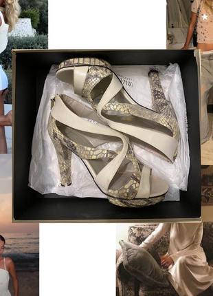 Босоножки сандалии с рельефными вырезами питоновые armani на высоком каблуке с платформой1 фото