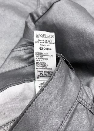 Новые однотонные брюки скошенные серебряные marks & spencer jeggings 12/406 фото