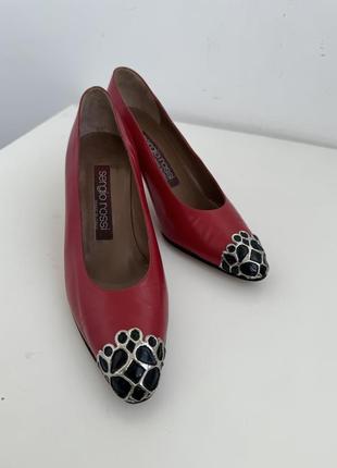 Винтажные туфли sergio rossi с металлическим носком2 фото