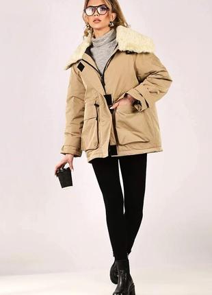 Стильная бежевая женская куртка с накладными карманами удлиненная женская куртка с мехом эко6 фото