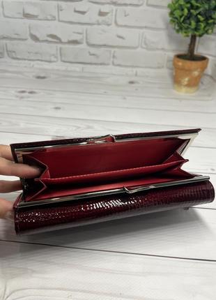 Стильный женский бордовый кошелек с натуральной кожи