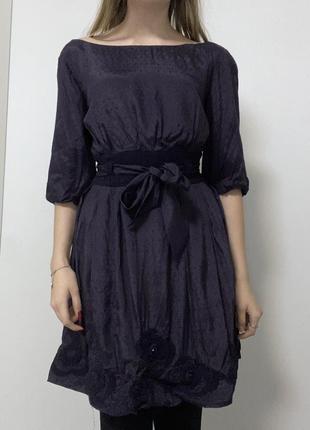 Очень милое фиолетовые платье с поясом7 фото