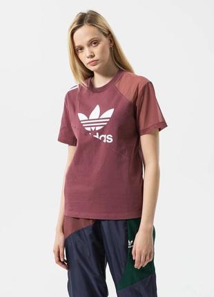 Футболка женская adidas adicolor hc70448 фото